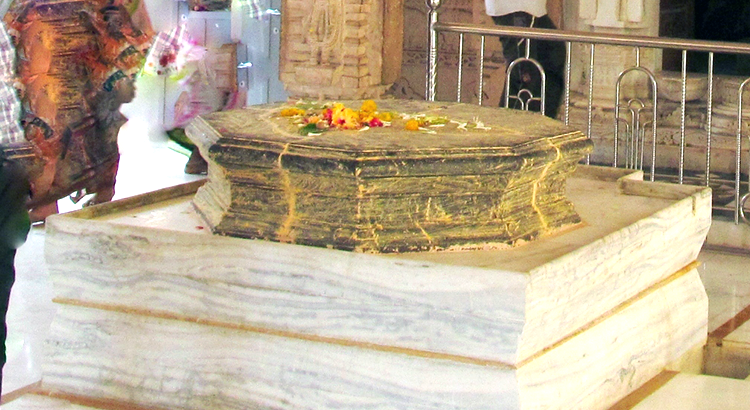 Shri Chakarapani Prabhu's – Shri Abasaheb Temple Phaltan